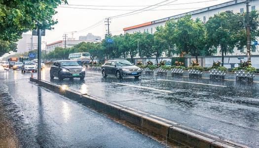 梦见雨水成河