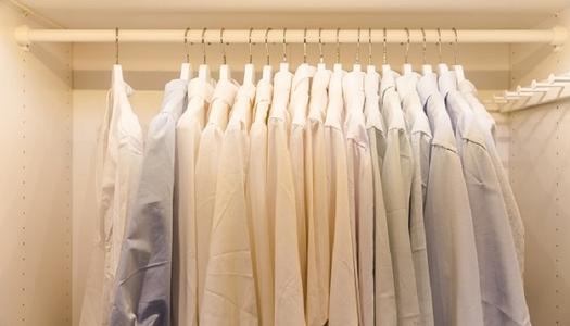 梦见清理一堆旧衣服