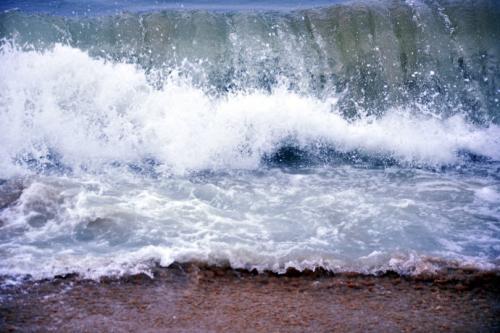 梦见追逐海浪