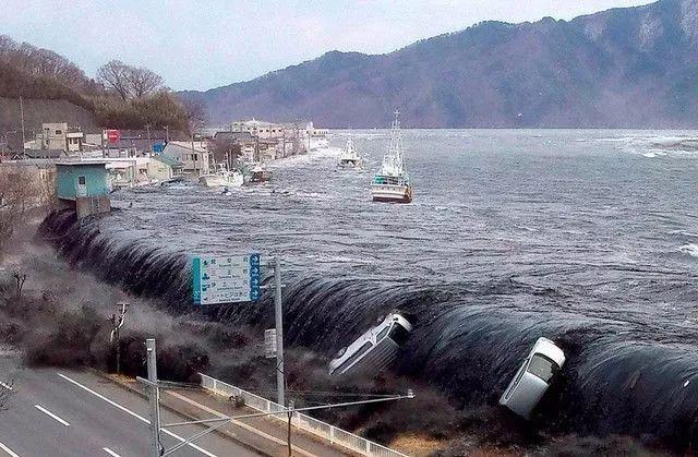 梦见地震海啸