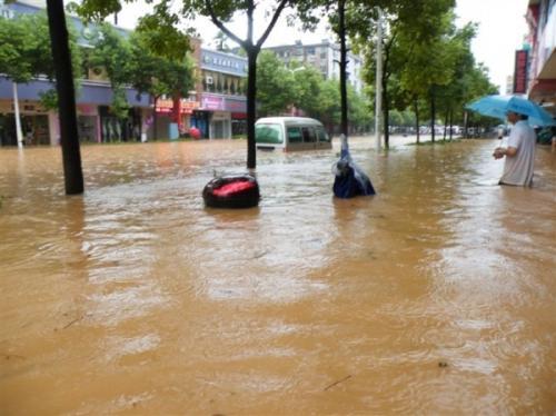 梦见下雨涨大水