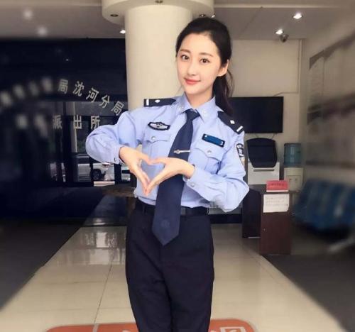 梦见女警察