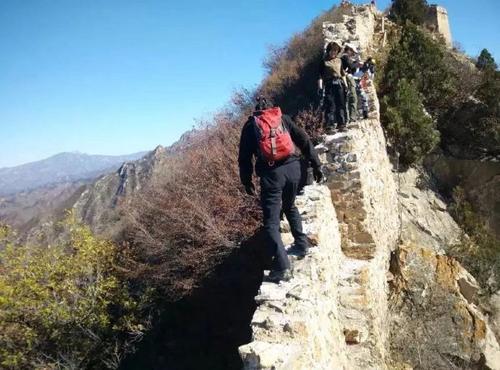 梦见亲人从悬崖掉下去