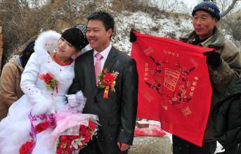 梦见结婚却下雪