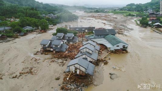 梦见下雨冲垮房屋