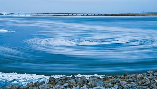 梦见河水漩涡