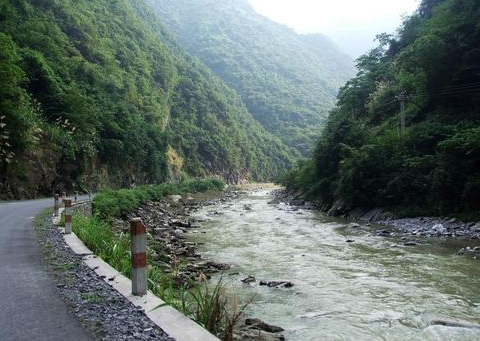 梦见掉到河里